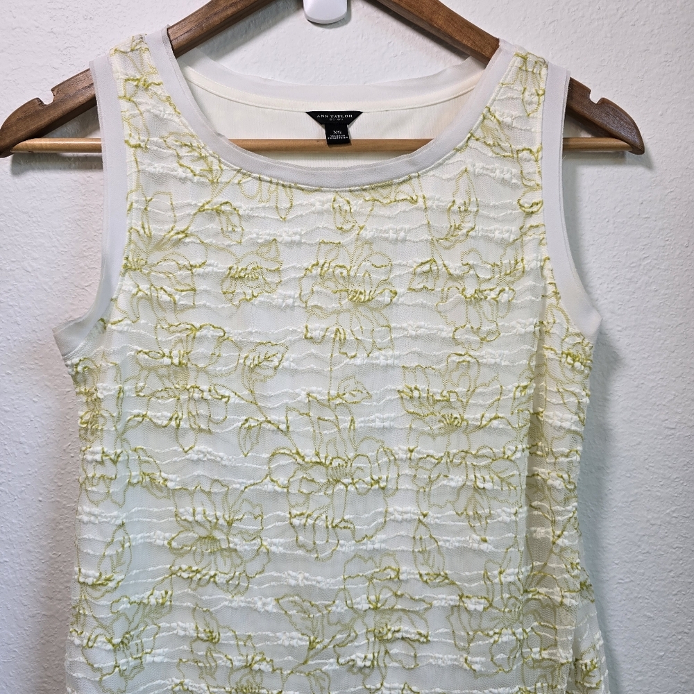 EUC Ann Taylor Floral Sleeveless Top XS